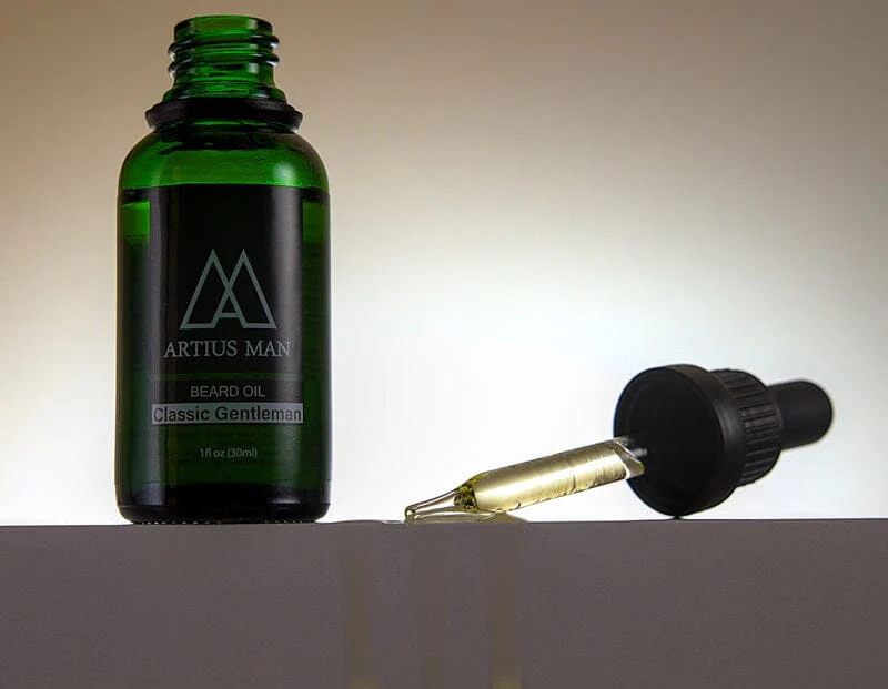 Classic Gentleman: Deluxe Sandalwood Beard Oil - Image 2
